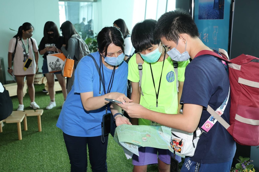 學費繳不出來孩子自我放棄、全家染疥瘡，社工：他們連求助都不會 封面照片