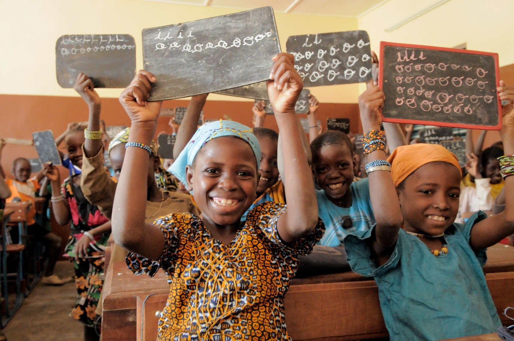 資助1000女孩》可以改變世界的四種影響 封面照片