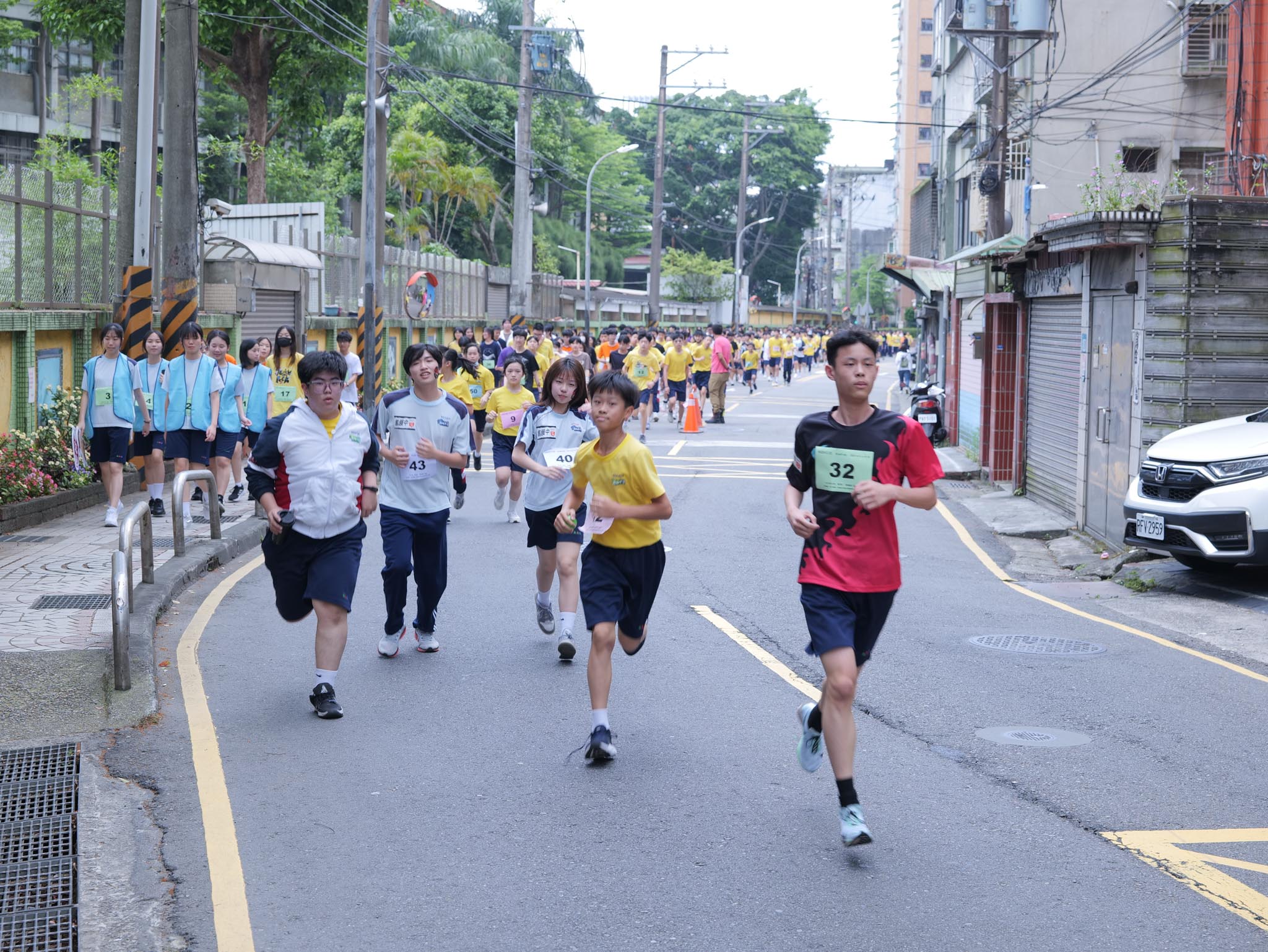 千名師生路跑繞校園4,483圈 盼跨越飢餓，撐起明天的希望 封面照片