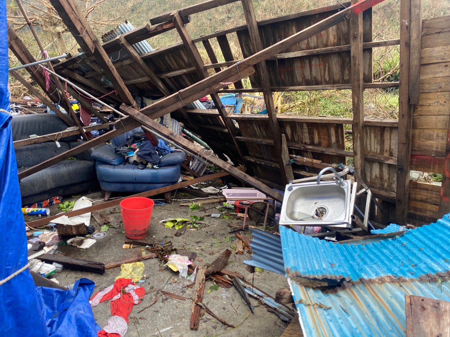 小犬重創蘭嶼近百房屋遭毀，季風期又快來臨，援助孩子重建家園 封面照片